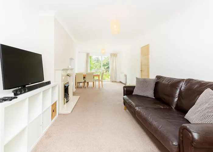 Cosy Harborne House